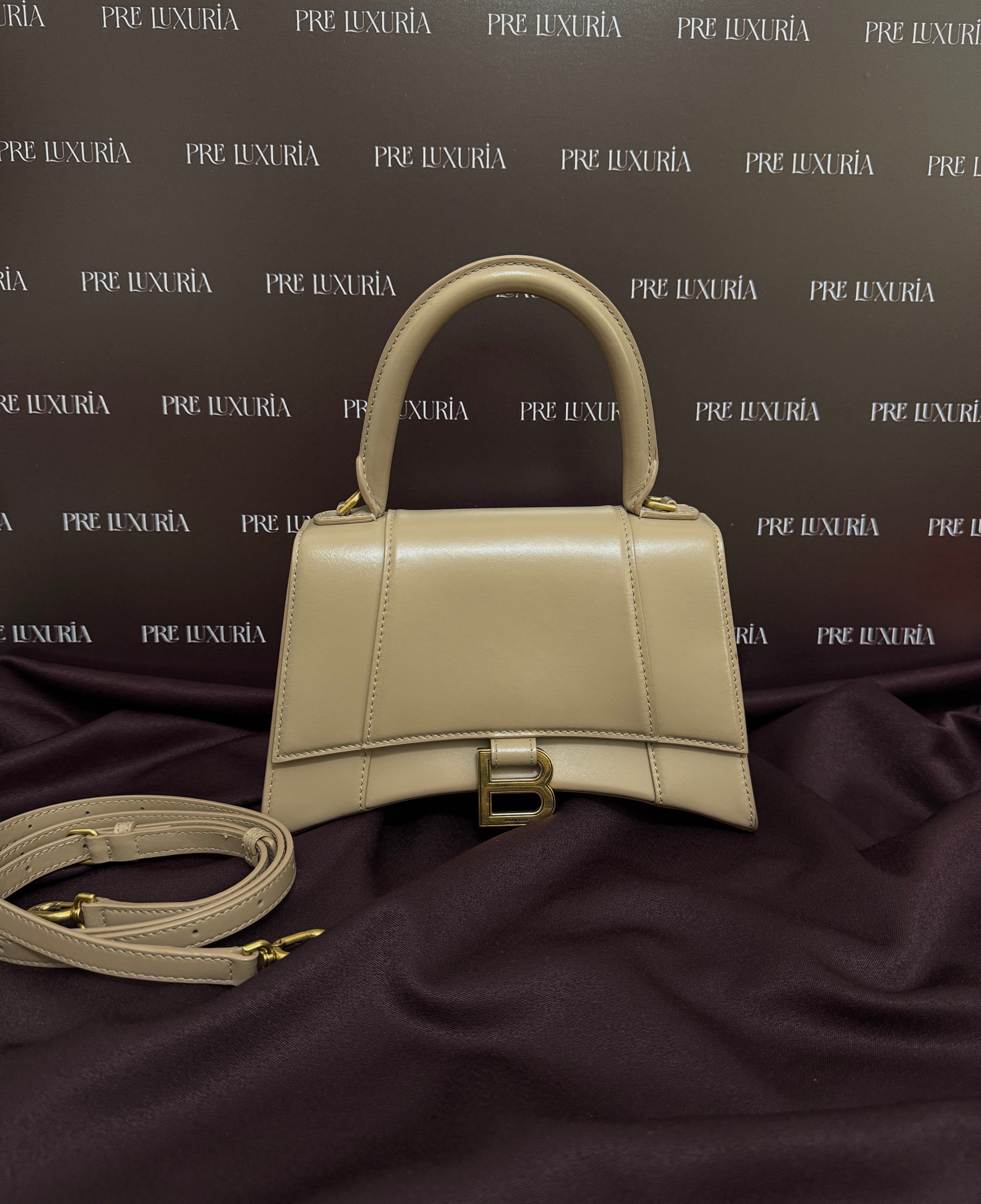Balenciaga Hourglass S in Beige