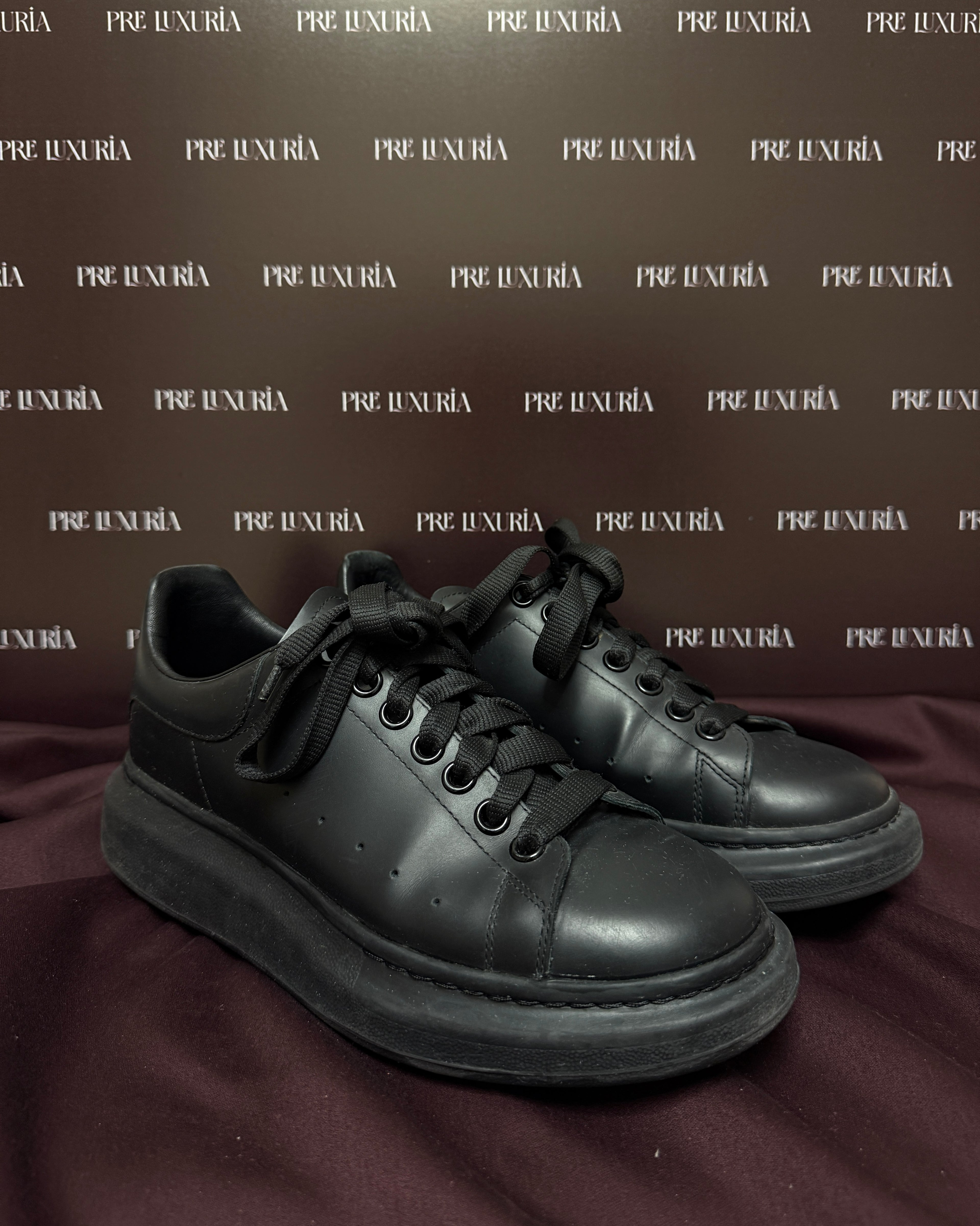 Alexander McQueen Oversized Sneaker in Black EU40