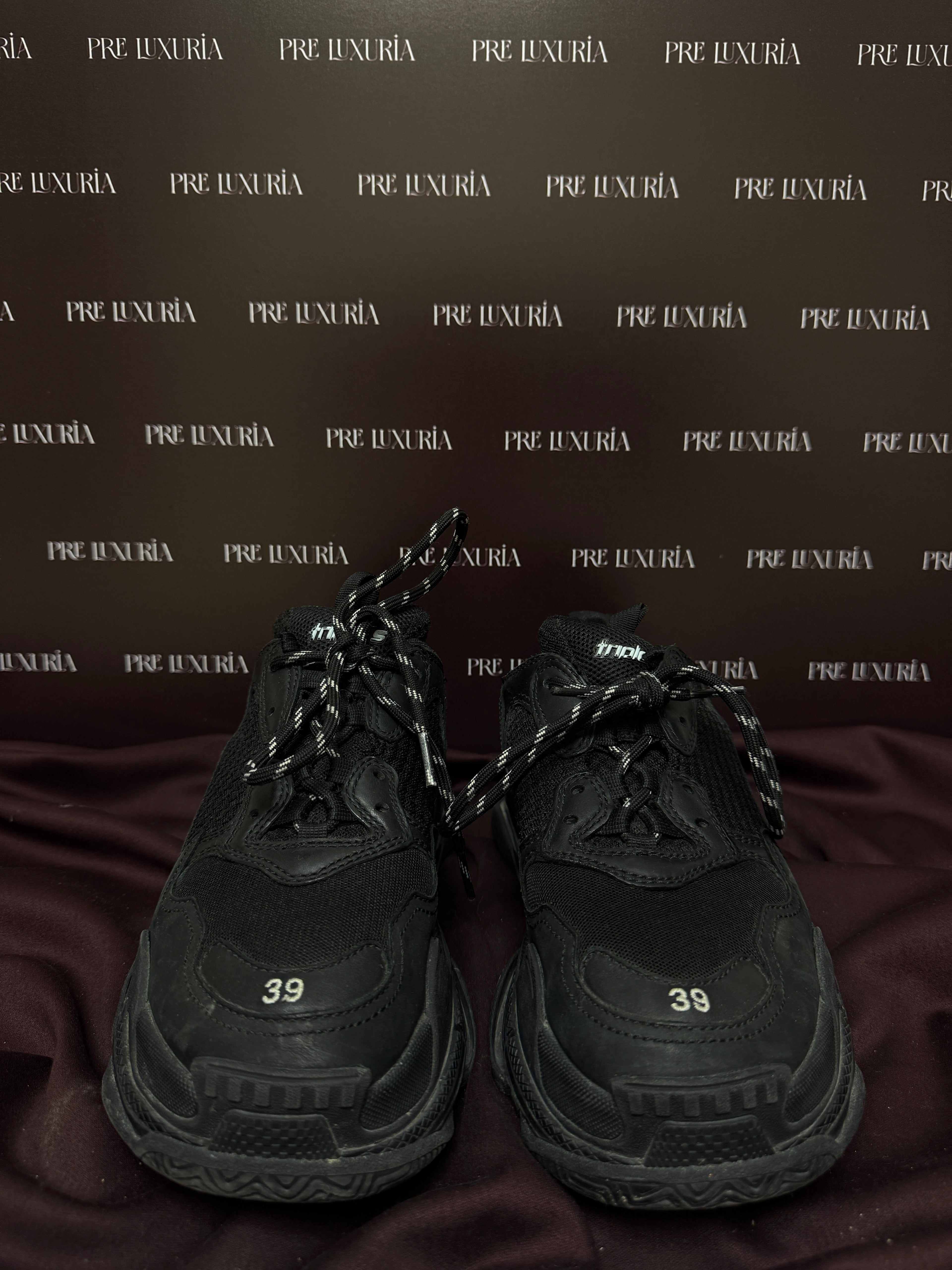 Balenciaga Triple S in Black EU39