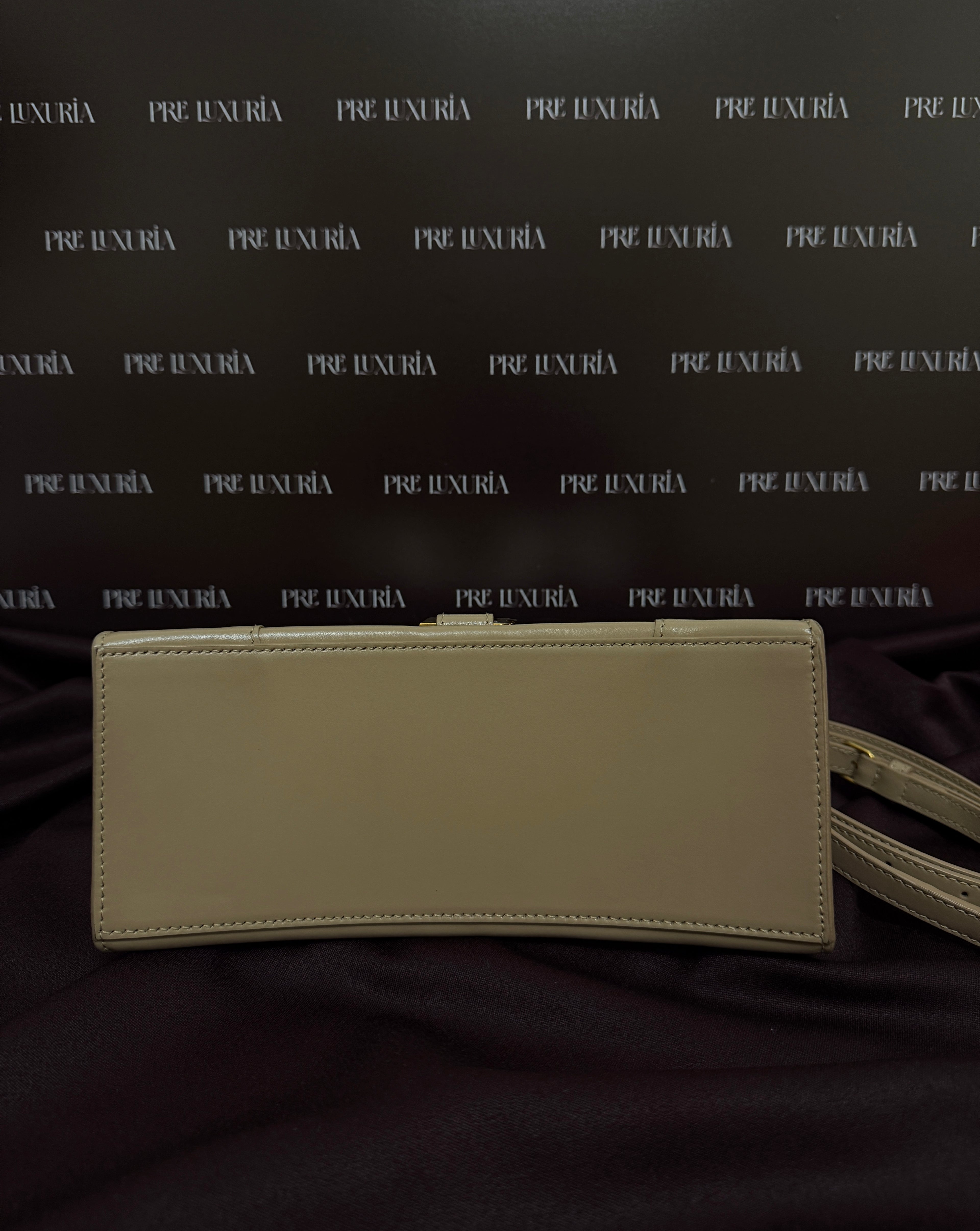 Balenciaga Hourglass S in Beige