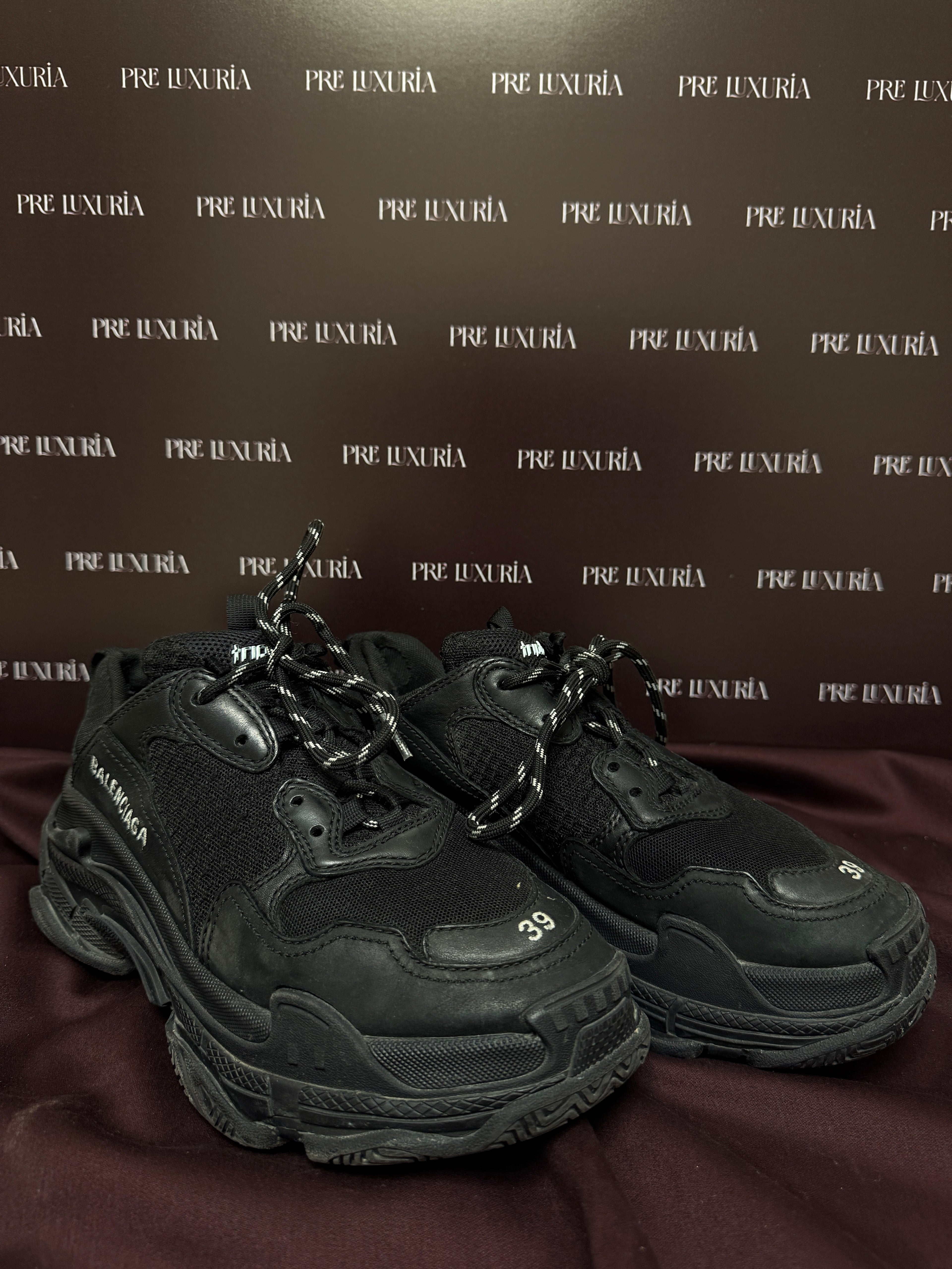 Balenciaga Triple S in Black EU39