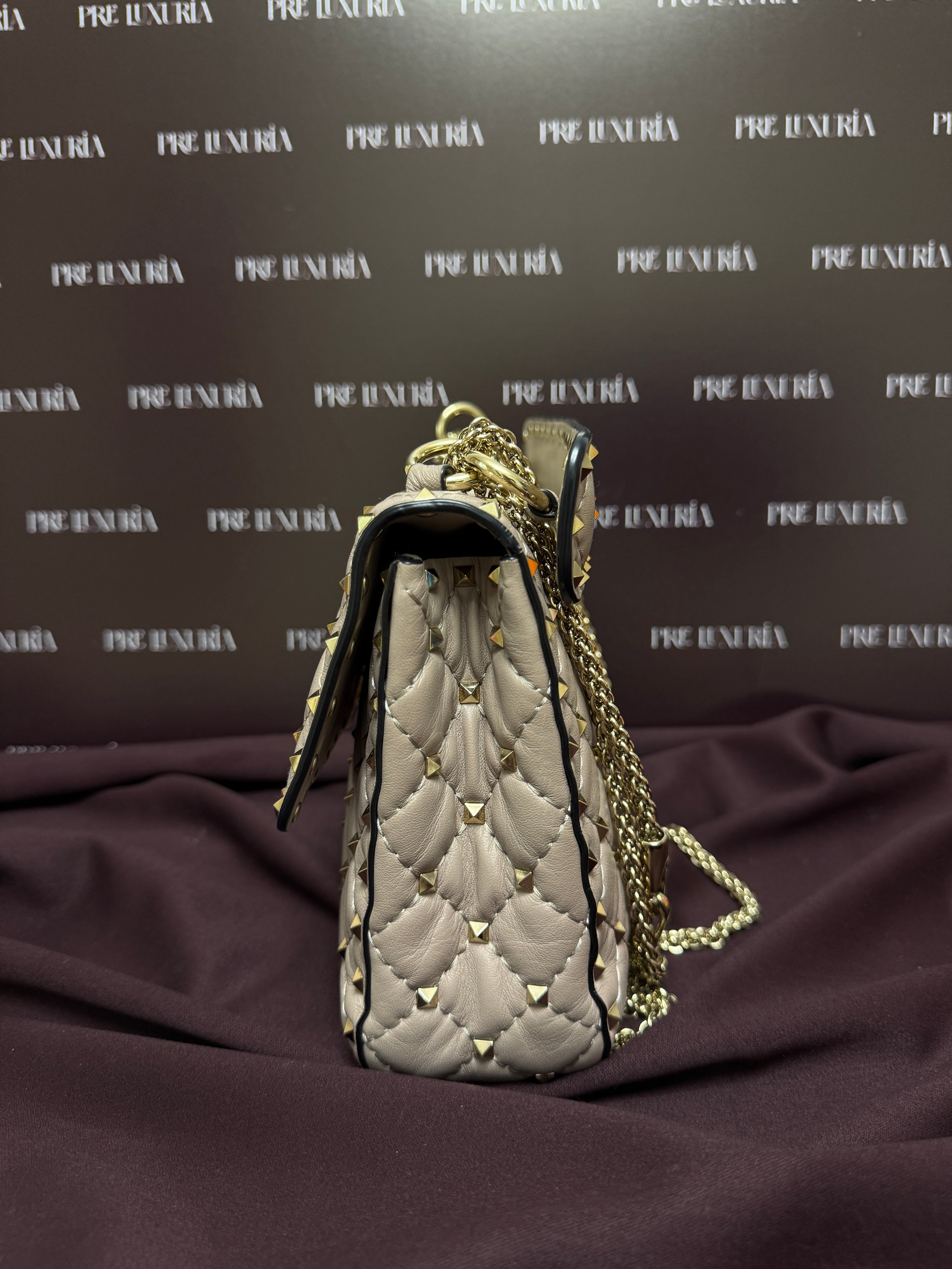 Valentino Garavani Nappa Rockstud Spike in Poudre M