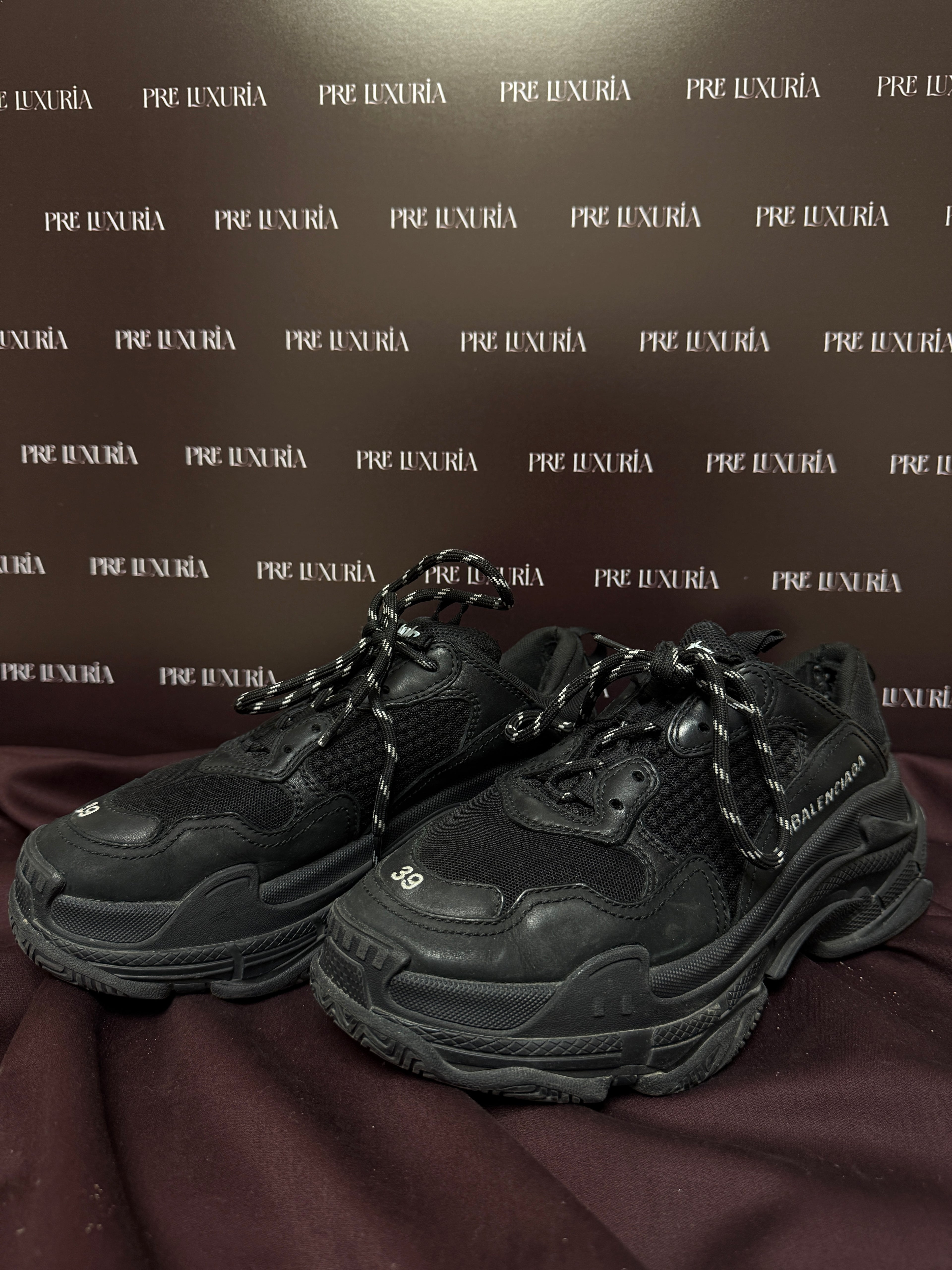 Balenciaga Triple S in Black EU39
