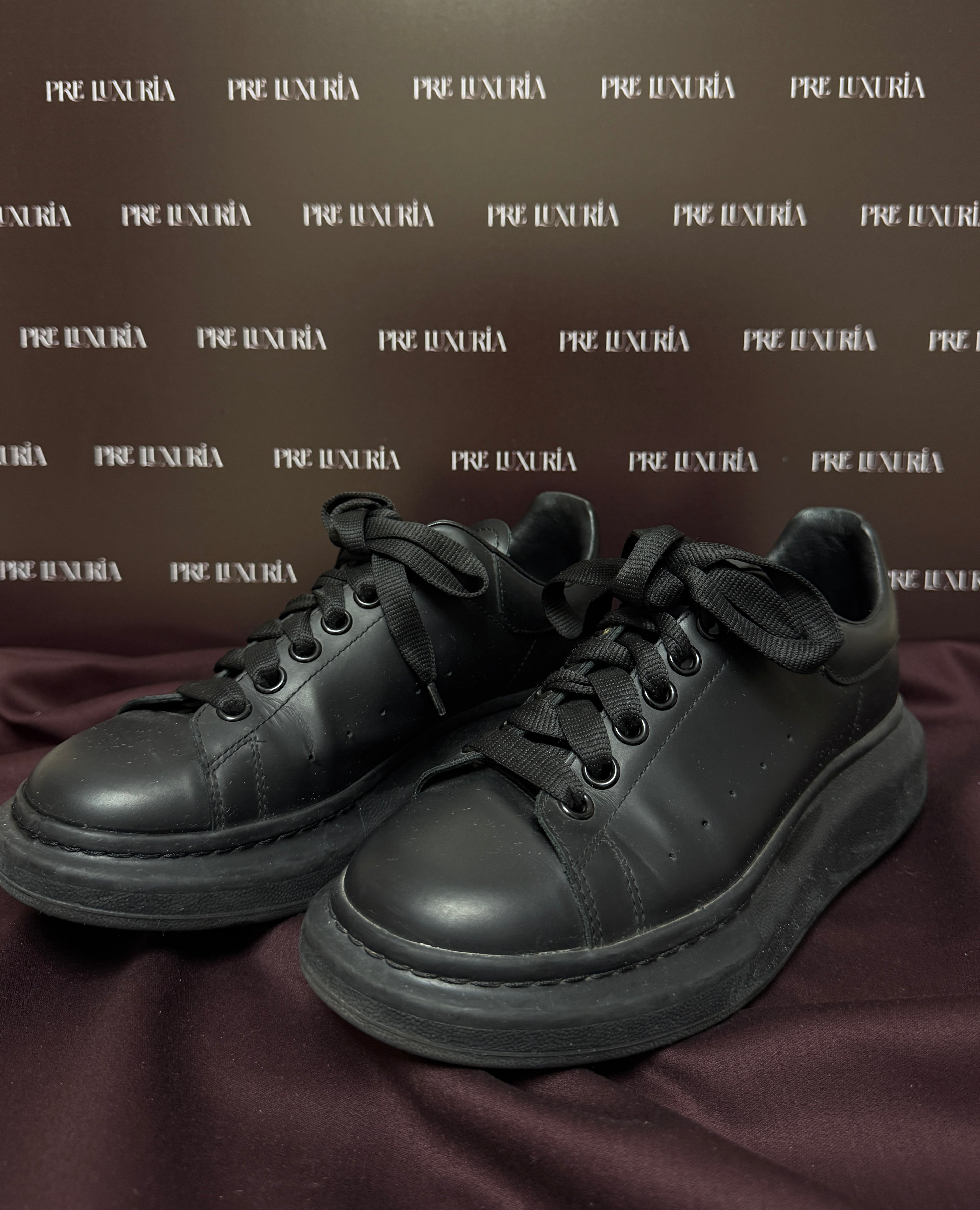 Alexander McQueen Oversized Sneaker in Black EU40