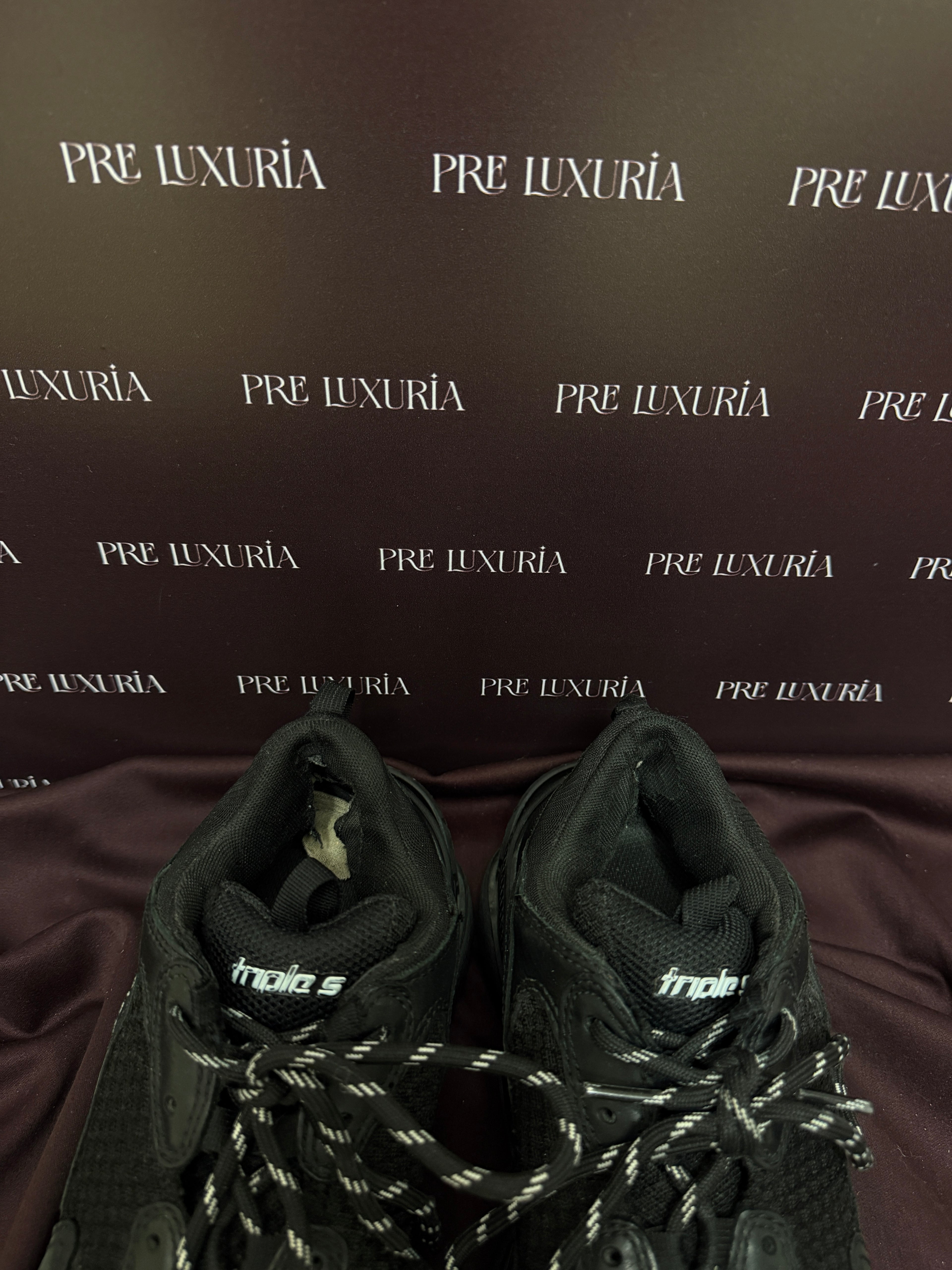 Balenciaga Triple S in Black EU39