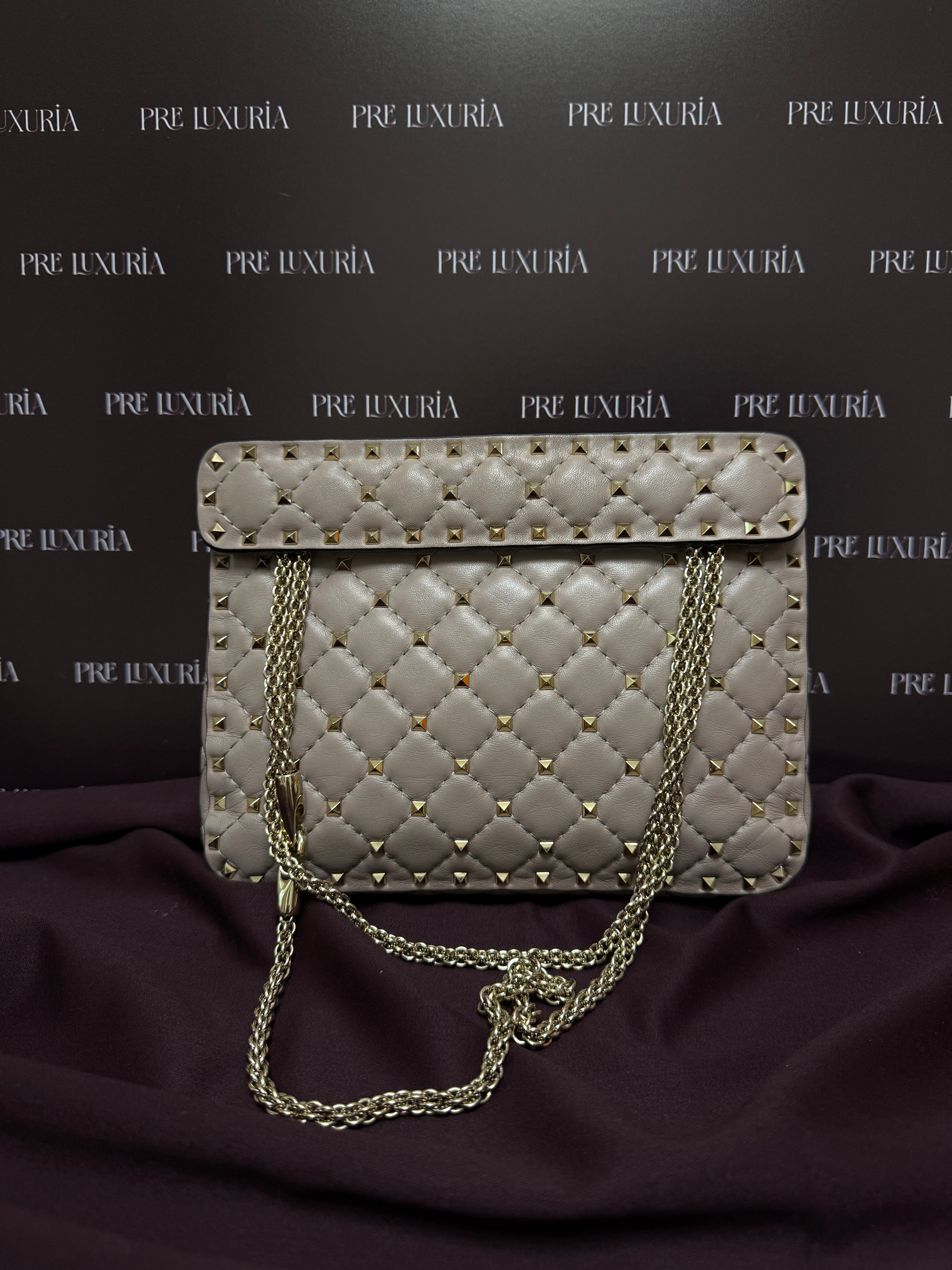 Valentino Garavani Nappa Rockstud Spike in Poudre M