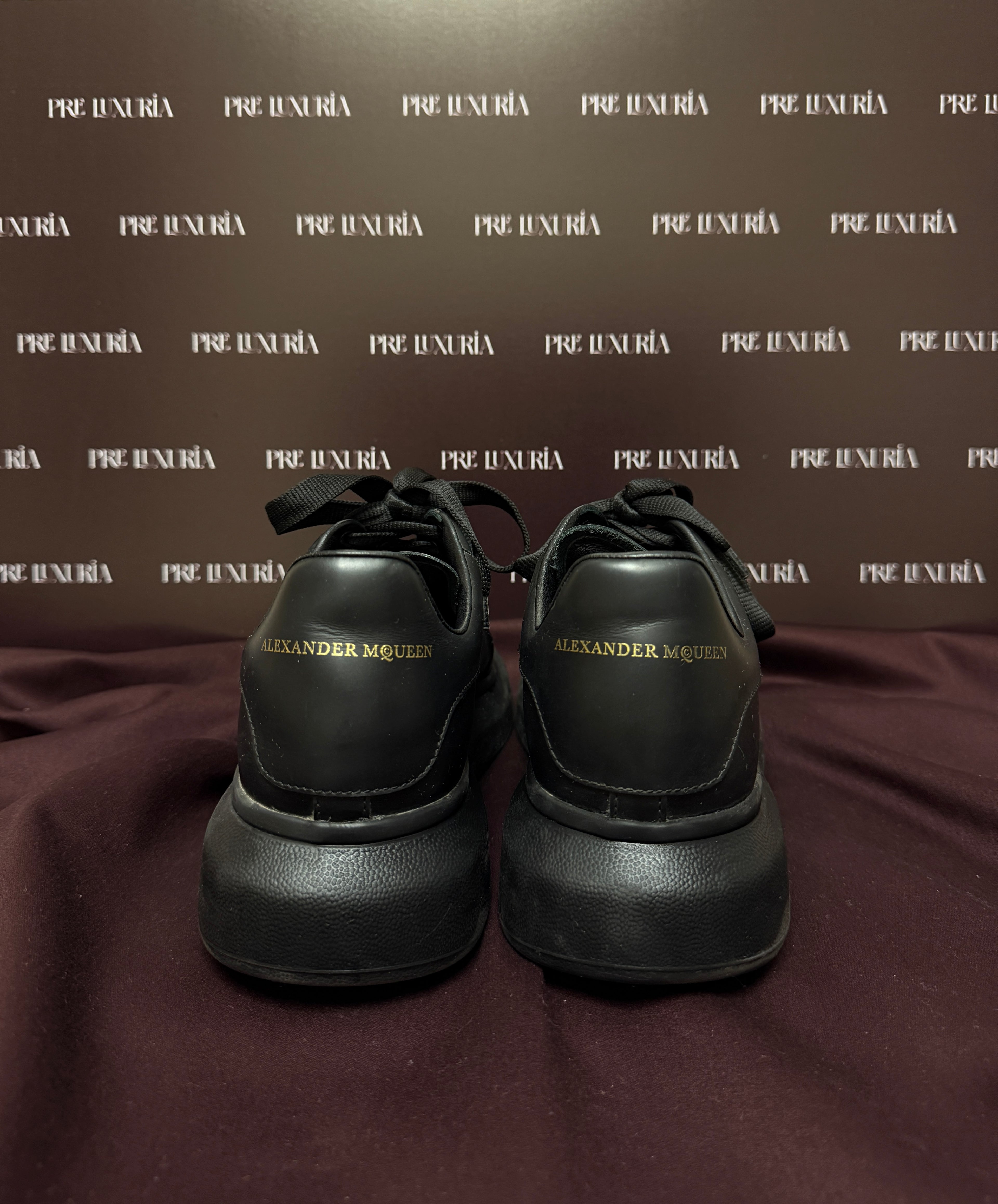 Alexander McQueen Oversized Sneaker in Black EU40