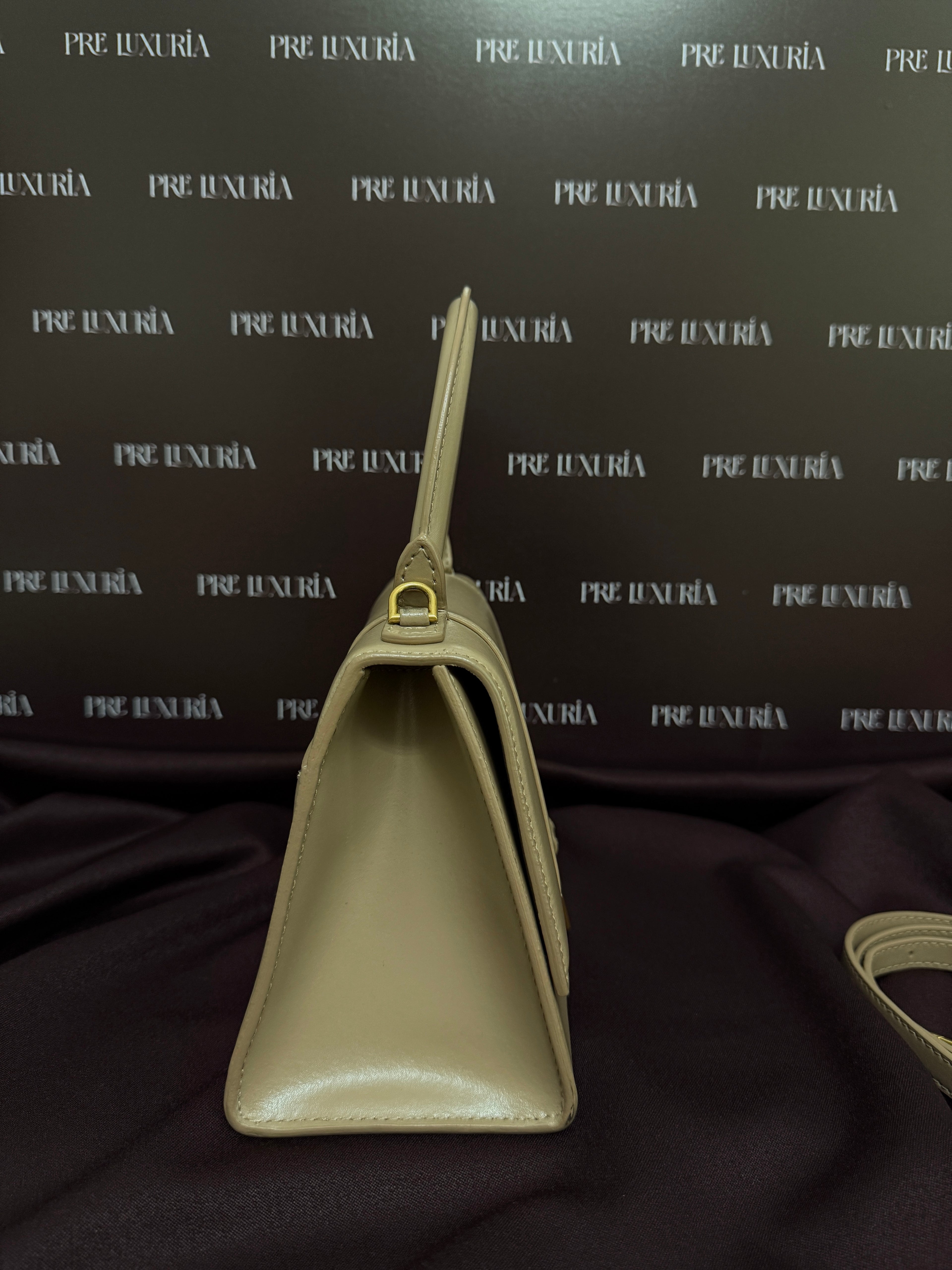 Balenciaga Hourglass S in Beige