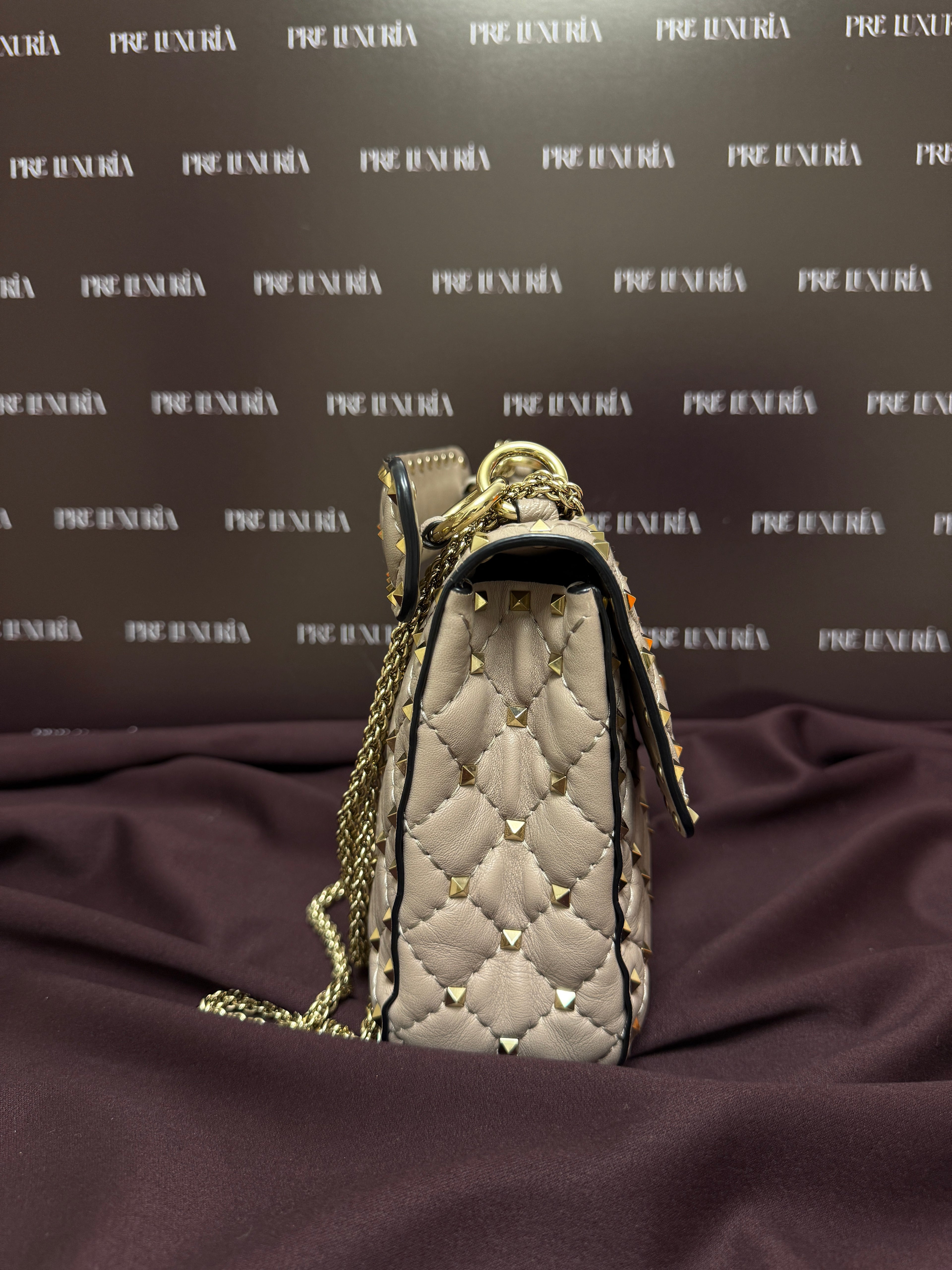 Valentino Garavani Nappa Rockstud Spike in Poudre M